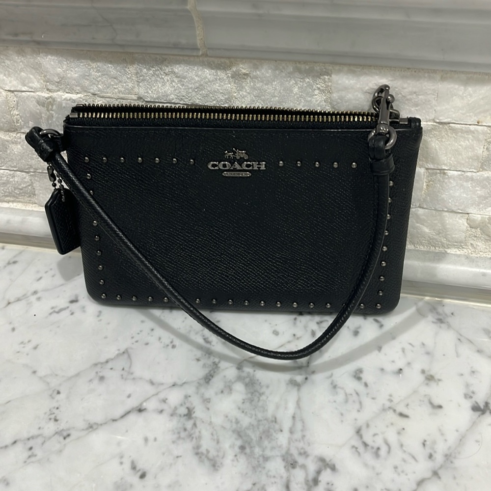 Coach Wristlet -LIKE NEW